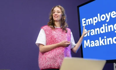 Eileen voor beeldscherm waar employer branding in de maakindustrie op staat